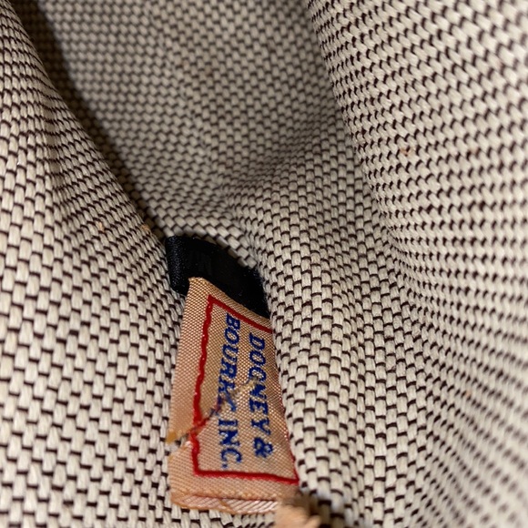 EUC Dooney and Bourke purse - Picture 12 of 17